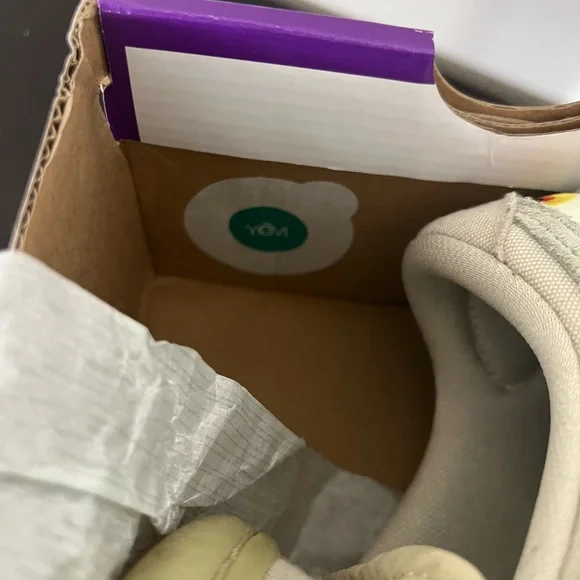 Nike SB Mummy Cream and Light Green Sneakers - Picture 12 of 13